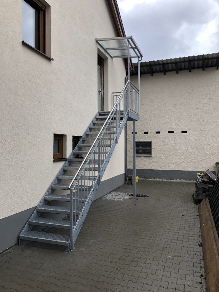 Treppe aussen 03 01