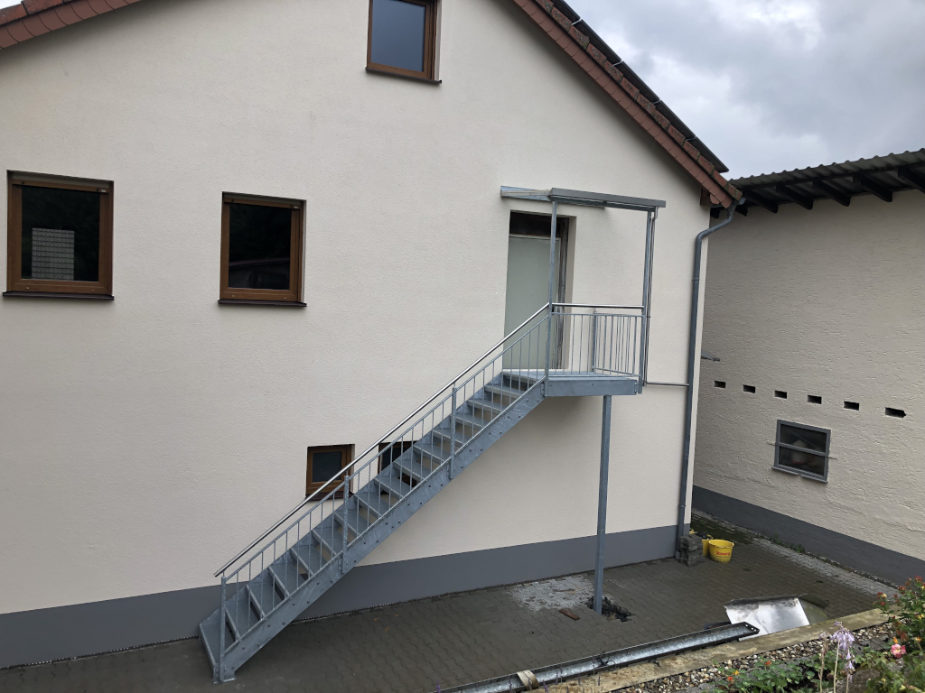 Treppe aussen 03 02