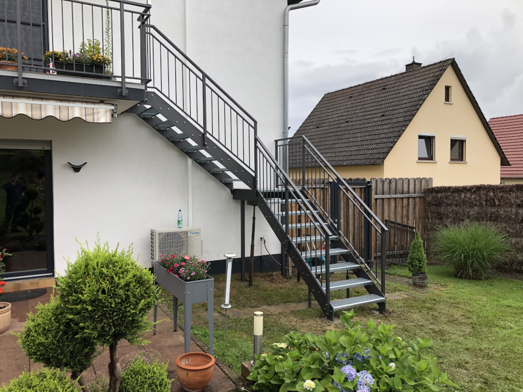 Treppe aussen 04 01